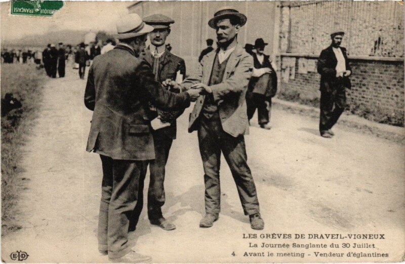 Carte postale ancienne Draveil Avant le meeting à Draveil