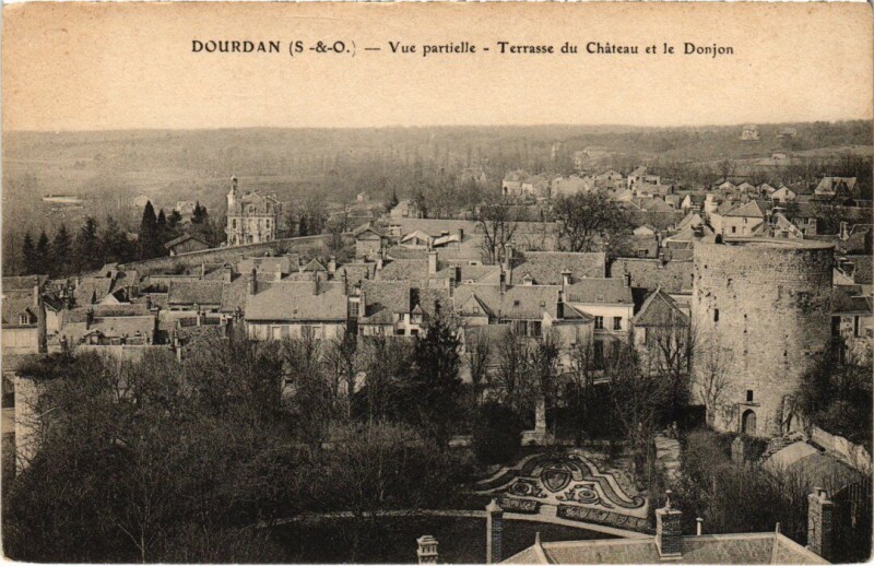 Carte postale ancienne Dourdan vue partielle Terrasse du Chateau et le Donjon à Dourdan