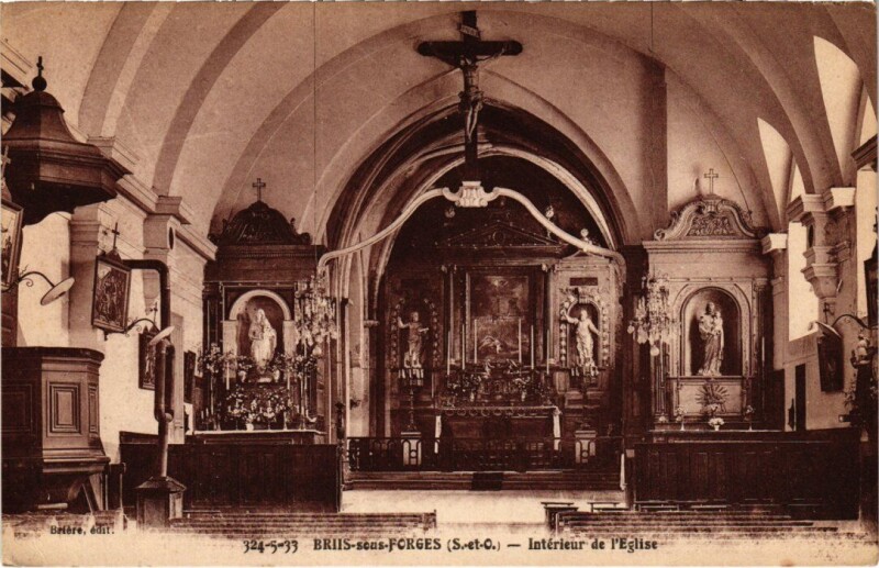 Carte postale ancienne Briis s Forges Interieur de l'Eglise