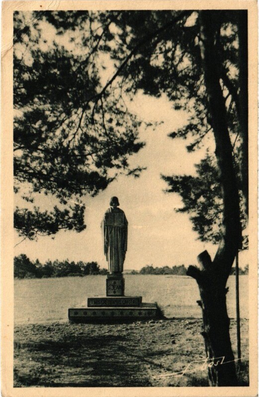 Carte postale ancienne Boissy Le Camp de la Paix Statue de Saint-Jean