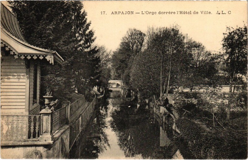 Carte postale ancienne Arpajon Orge derrere l'Hotel de Ville à Arpajon