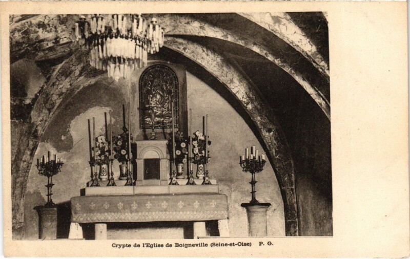 Carte postale ancienne Boigneville Crypte de l'Eglise à Boigneville