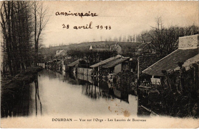 Carte postale ancienne Dourdan Les Lavoirs de Boniveau à Dourdan