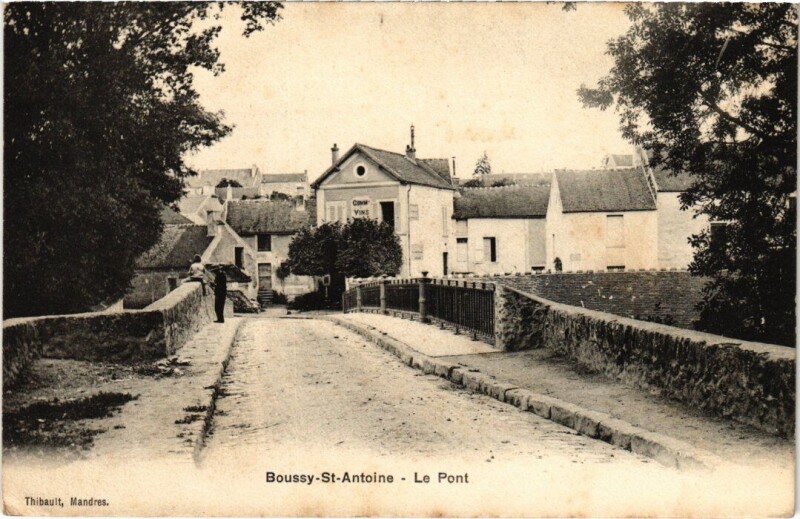 Carte postale ancienne Boussy Saint-Antoine Le Pont et les Arches à Boussy-Saint-Antoine