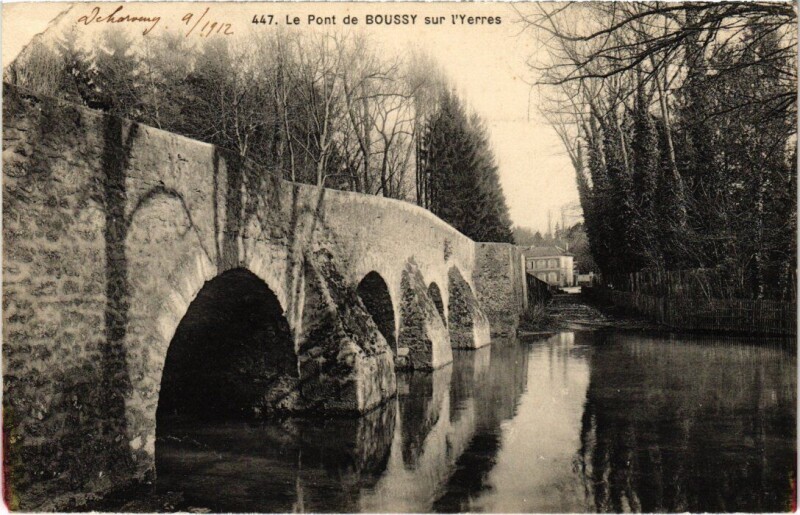 Carte postale ancienne Boussy Saint-Antoine Le Pont à Boussy-Saint-Antoine