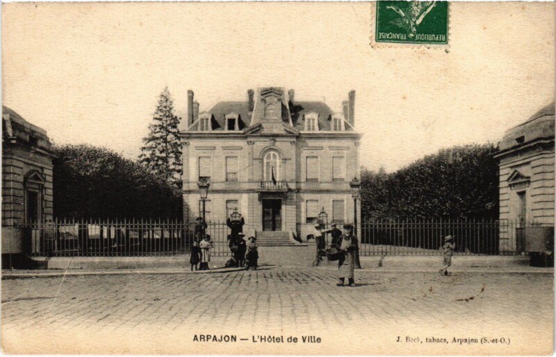 Carte postale ancienne Arpajon Hotel de Ville à Arpajon