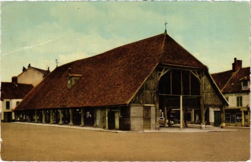 Carte postale ancienne Arpajon Les Halles à Arpajon