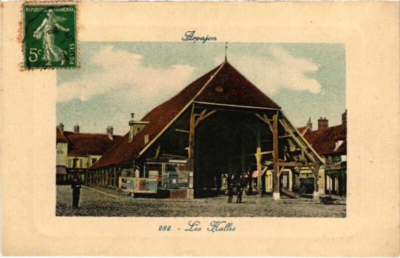 Carte postale ancienne Arpajon Les Halles à Arpajon