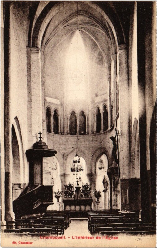 Carte postale ancienne Champcueil Interieur de l'Eglise à Champcueil