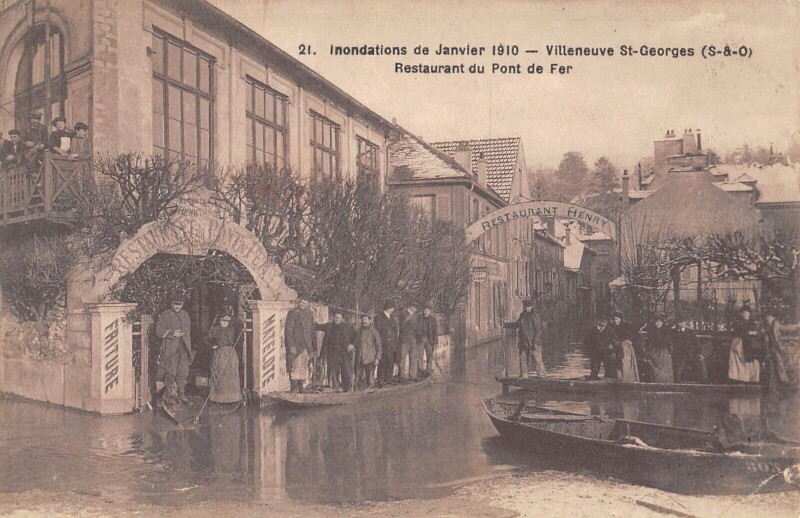 Carte postale ancienne Villeneuve Saint Georges - Inondations 1910 - Restaurant Du Pon De Fer à Villeneuve-Saint-Georges