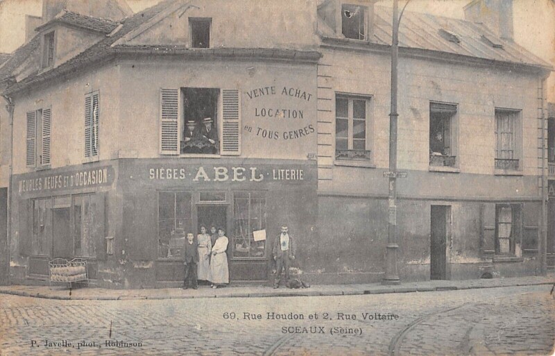 Carte postale ancienne Sceaux - Rue Houdon Et Rue Voltaire - Meubles Et Sieges Abel - Literie / à Sceaux