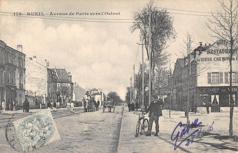 Carte postale ancienne Rueil - Avenue De Paris Vers L'Octroi
