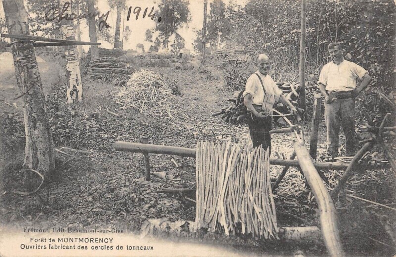 Carte postale ancienne Foret De Montmorency - Ouvriers Fabricant Des Cercles De Tonneaux à Montmorency