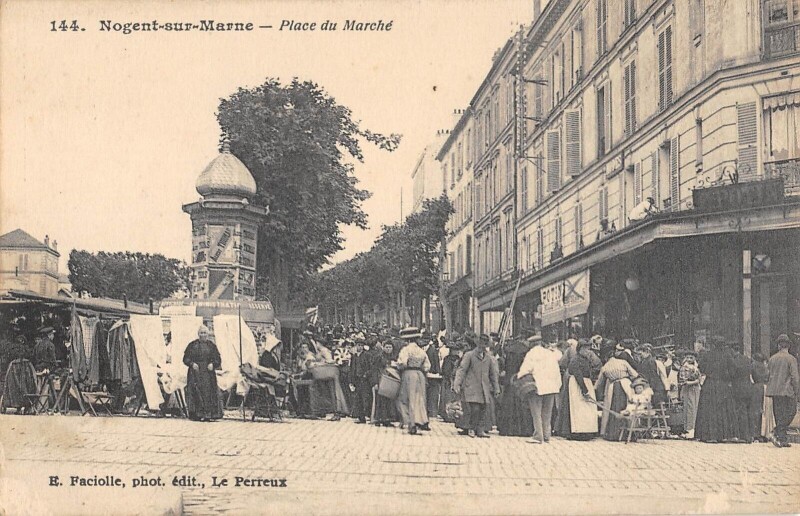 Carte postale ancienne Nogent Sur Marne - Place Du Marche à Nogent-sur-Marne