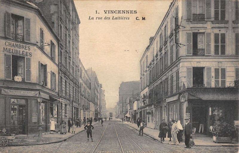Carte postale ancienne Vincennes - La Rue Des Laitieres à Vincennes