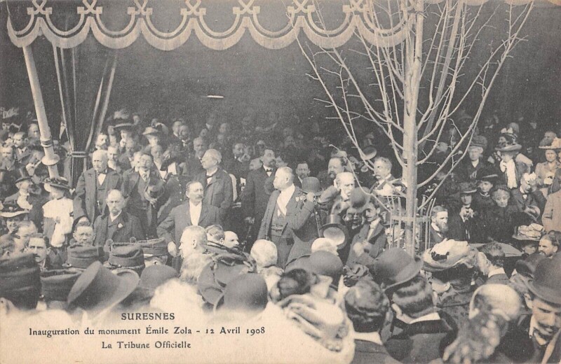 Carte postale ancienne Suresnes - Inauguration Du Monument Emile Zola 1908 - La Tribune Officiel à Suresnes