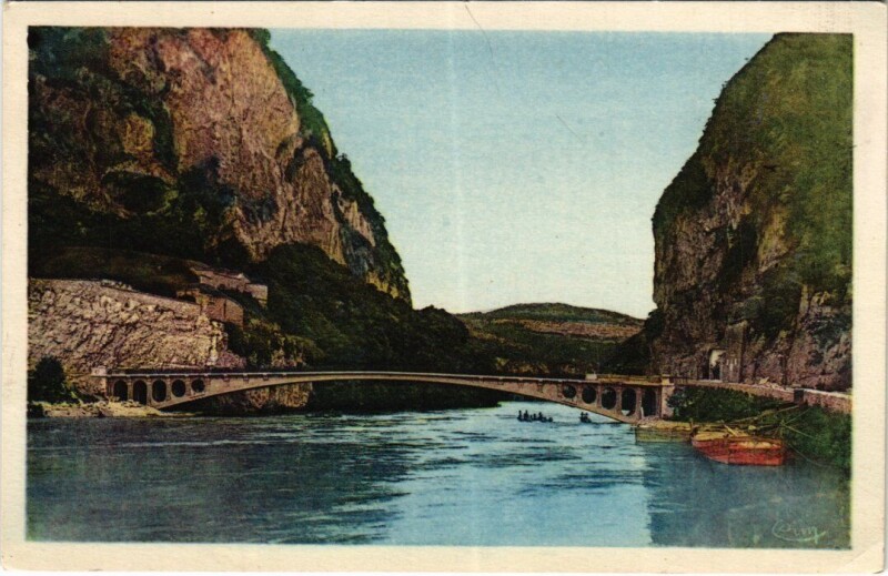 Carte postale ancienne Environs de Belley Gorges et le Fort de Pierre-Chalet à Belley