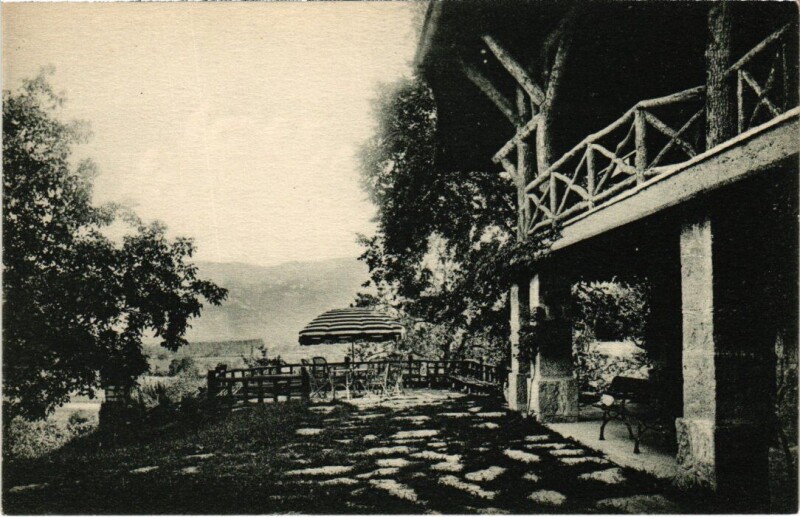 Carte postale ancienne Peyrieu Chanut - Terrasse à Peyrieu