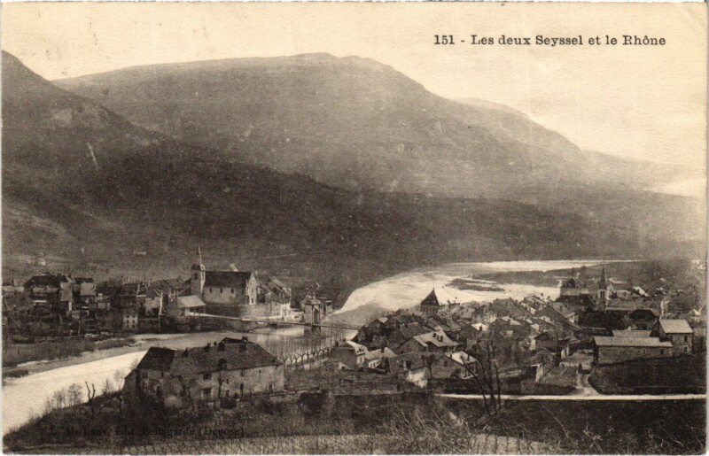 Carte postale ancienne Seyssel Les Deux Seyssel et le Rhone à Seyssel