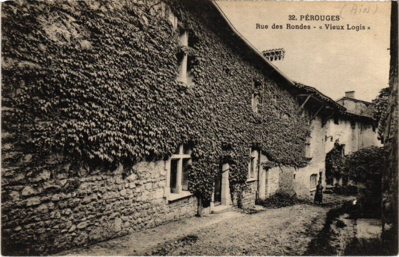 Carte postale ancienne Perouges Rue des Rondes - Vieux Logis