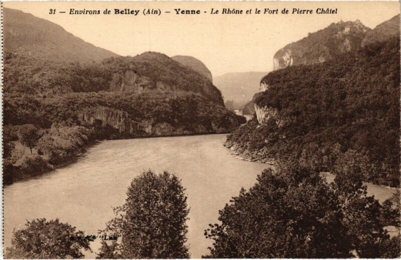 Carte postale ancienne Yenne Le Rhone - Fort de Pierre Chatel