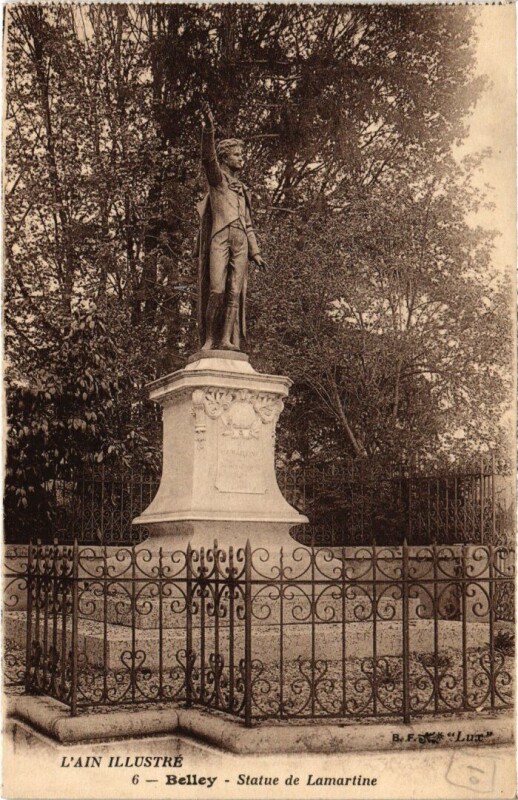 Carte postale ancienne Belley Statue de Lamartine à Belley