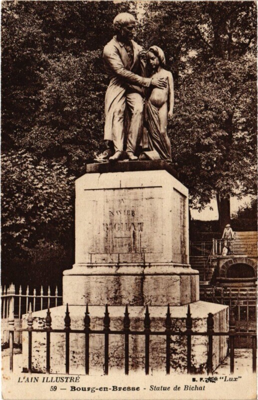 Carte postale ancienne Bourg-en-Bresse Statue de Bichat à Bourg-en-Bresse