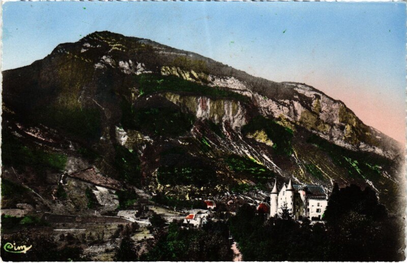 Carte postale ancienne Culoz Chateau de Montverrand - Vue Generale à Culoz