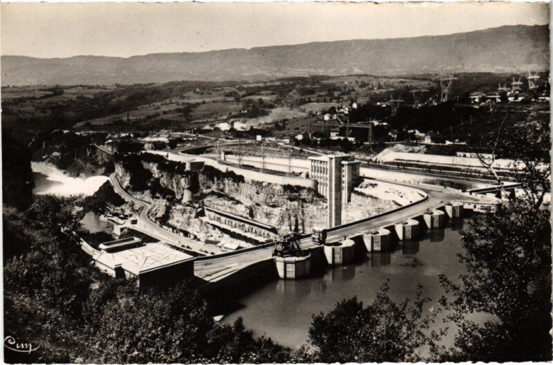 Carte postale ancienne Genissiat Barrage - Tours de prises d'Eau