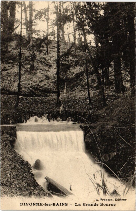 Carte postale ancienne Divonne-les-Bains Grande Source à Divonne-les-Bains