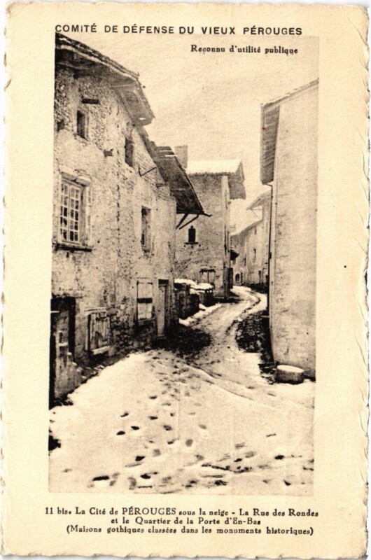 Carte postale ancienne Perouges sous la Neige - La Rue des Rondes