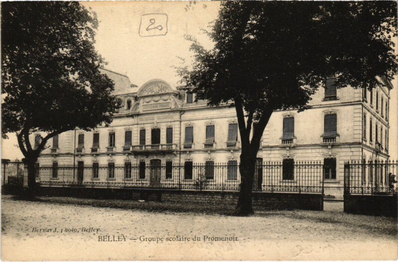 Carte postale ancienne Belley Groupe Scolaire du Promenoir à Belley