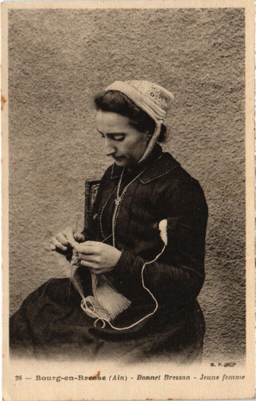 Carte postale ancienne Bourg-en-Bresse Bonnet Bressan - Jeune Femme à Bourg-en-Bresse