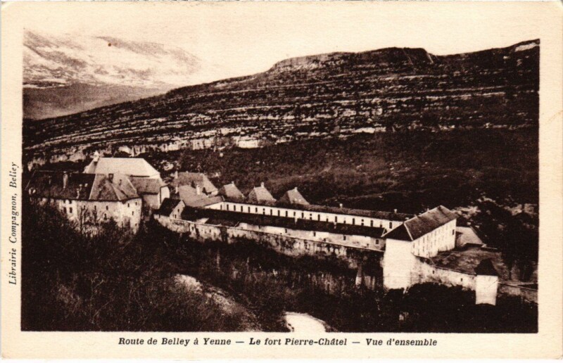 Carte postale ancienne Route de Belley a Yenne - Fort de Pierre-Chatel à Belley