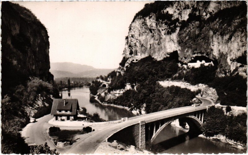 Carte postale ancienne Le Pont de la Balme sur le Rhone