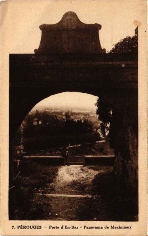 Carte postale ancienne Perouges Porte d'En-Bas