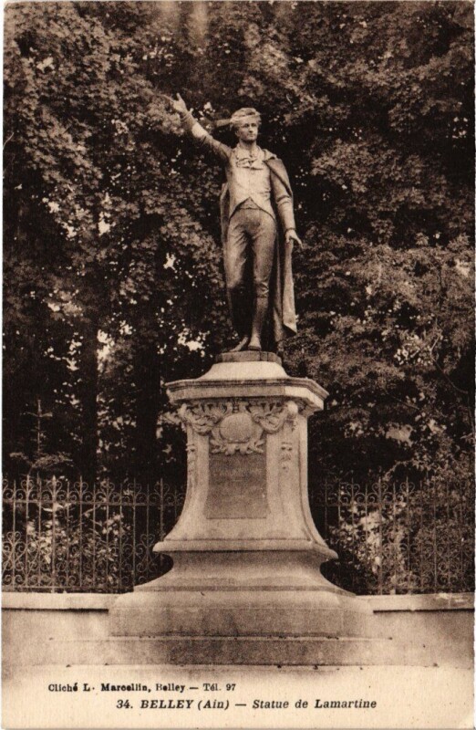 Carte postale ancienne Belley Statue de Lamartine à Belley