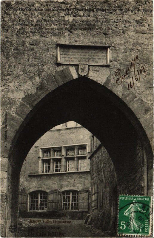 Carte postale ancienne Perouges La Vieille Porte