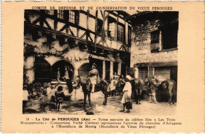 Carte postale ancienne Perouges Scene du Film Les Trois Mousquetaires