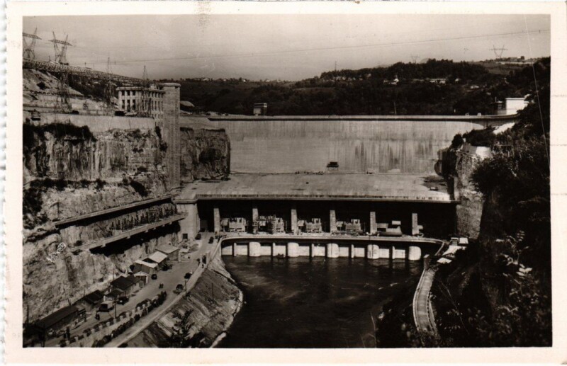 Carte postale ancienne Genissiat Le Grand Barrage