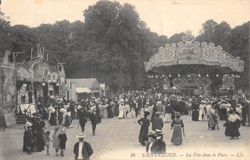 Carte postale ancienne Saint Cloud / La Fete Dans Le Parc / Manege à Saint-Cloud