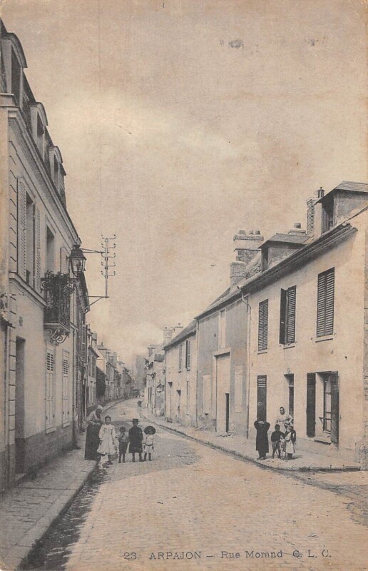 Carte postale ancienne Arpajon - Rue Morand à Arpajon