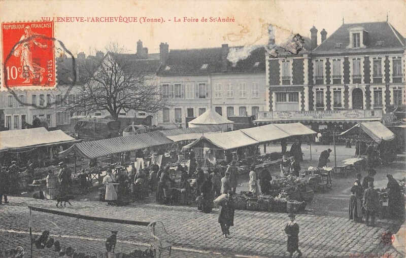 Carte postale ancienne Villeneuve L'Archeveque - La Foire De Saint Andre