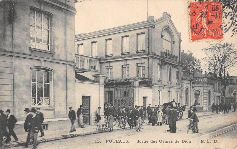 Carte postale ancienne 91 Puteaux - Sortie Des Usines De Dion à Puteaux