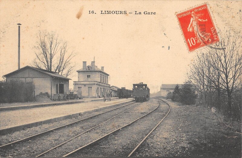 Carte postale ancienne Limours - La Gare - Train à Limours