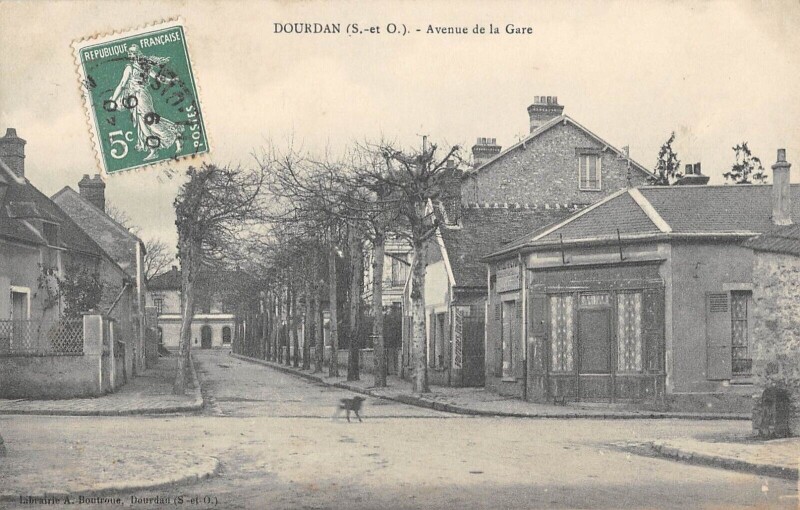 Carte postale ancienne Dourdan - Avenue De La Gare - cliché rare à Dourdan