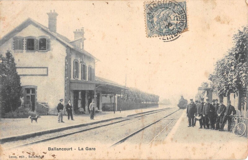 Carte postale ancienne Ballancourt - La Gare - Train