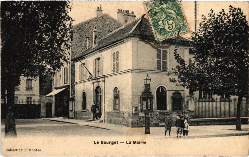 Carte postale ancienne Le Bourget La Mairie au Bourget