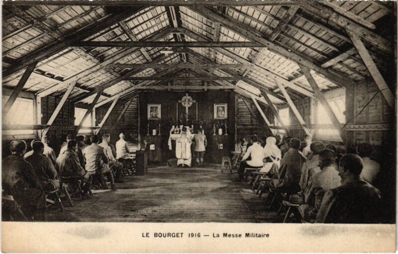 Carte postale ancienne Le Bourget La Messe Militaire au Bourget