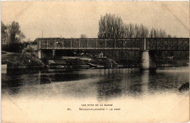 Carte postale ancienne Neuilly s Marne Le Pont